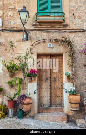 geography / travel, Spain, Mallorca, Door in Valldemossa old town, ADDITIONAL-RIGHTS-CLEARANCE-INFO-NOT-AVAILABLE Stock Photo