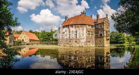 geography / travel, Germany, North Rhine-Westphalia, Vischering Castle, Luedinghausen, ADDITIONAL-RIGHTS-CLEARANCE-INFO-NOT-AVAILABLE Stock Photo