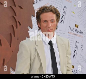 Jeremy Allen White attends the world premiere of The Social Reckoning ...