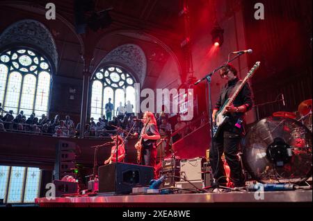 Manchester, UK. 26th June 2024. Kim Deal, Kelley Deal, Josephine Wiggs and Jim Macpherson of the band The Breeders perform at the Manchester's Albert Hall on their 30th anniversary edition of their classic album 'Last Splash'  tour.  2024-06-26 . Credit:  Gary Mather/Alamy Live News Stock Photo