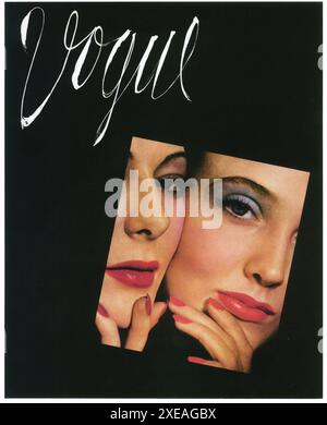 1939 April Vogue Paris cover with Muriel Maxwell & Ruth Knox Elden by Horst P. Horst Stock Photo