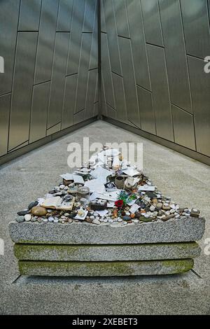 Bergen-Belsen Concentration Camp Memorial Stock Photo - Alamy