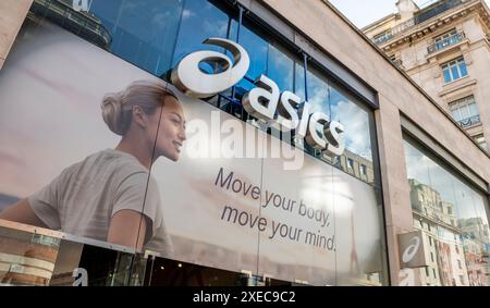 Asics store london hi res stock photography and images Alamy