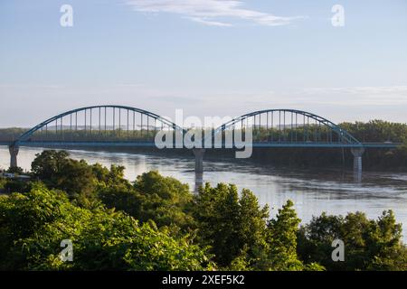 Flooding and precipitation up north cause rising waters for Missouri River near Leavenworth Kansas, flood warning in effect June 30th through July 5th Stock Photo