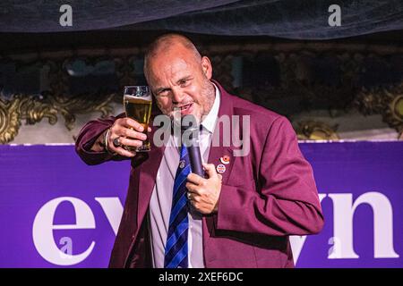 BROADCHALKE, WILTSHIRE, UK, 26th June, 2024, Comedian Al Murray (aka The Pub Landlord) brought his live stand up routine to Chalke History Festival, the UK's leading history festival. The event attracts hundreds of thousands of history enthusiasts, including tens of thousands of school children. Credit John Rose/Alamy Live News Stock Photo