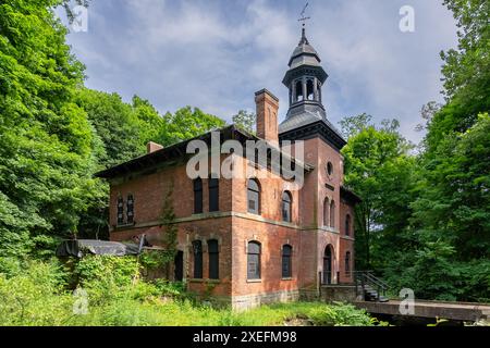 Cold Spring, NY, USA - 06-25-2024:  Old brick office building within the West Point Foundry Preserve, Scenic Hudson Parks, located in Putnam County Stock Photo