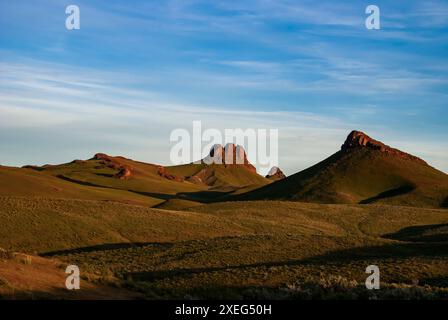 Springtime and late aftrnoon at Three Fingers Rock in the uplands area of Oregon's Owyhee Canyonlands. Stock Photo