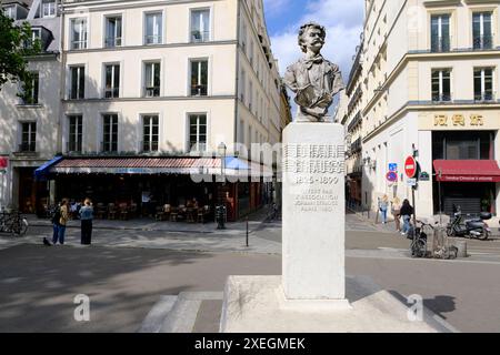 Statue of Austrian composer Johann Strauss II in Boulevard Saint-Martin.Paris.France Stock Photo