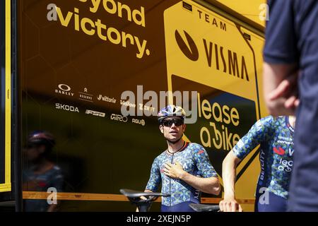 Florence, France. 28th June, 2024. Belgian Wout van Aert of Team Visma-Lease a Bike pictured during preparations ahead of the 2024 Tour de France cycling race, Friday 28 June 2024, in Florence, Italy. The 111th edition of the Tour de France starts on Saturday 29 June in Florence, Italy, and will finish in Nice, France on 21 July. BELGA PHOTO DAVID PINTENS Credit: Belga News Agency/Alamy Live News Stock Photo