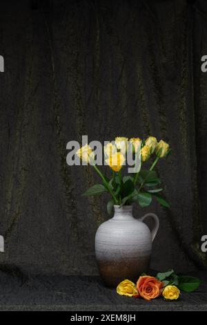 Still life with bouquet of garden roses Stock Photo - Alamy