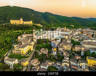 Aerial view of the medieval city of Spoleto with the Rocca Albornoziana, the Duomo and the historic buildings. Spoleto, province of Perugia, Umbria Stock Photo