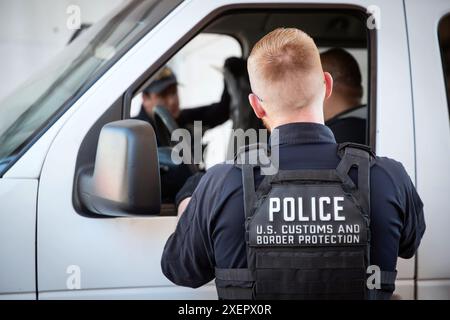 Customs and border protection officer Stock Photo - Alamy