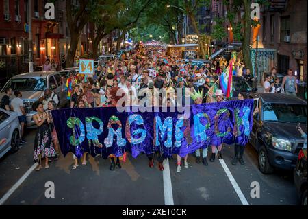 USA. 28th June, 2024. Hundreds Of Drag Queens and Kings filled the streets for the 30th annual New York City Drag March, an annual drag protest and visibility march taking place in June 28, 2024 as a kick-off to NYC Pride weekend, coinciding ahead of the NYC Pride March, both demonstrations commemorate the 1969 riots at the Stonewall Inn, widely considered the pivotal event sparking the gay liberation movement, and the modern fight for LGBT rights. (Photo by Erik McGregor/Sipa USA) Credit: Sipa USA/Alamy Live News Stock Photo