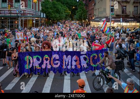 USA. 28th June, 2024. Hundreds Of Drag Queens and Kings filled the streets for the 30th annual New York City Drag March, an annual drag protest and visibility march taking place in June 28, 2024 as a kick-off to NYC Pride weekend, coinciding ahead of the NYC Pride March, both demonstrations commemorate the 1969 riots at the Stonewall Inn, widely considered the pivotal event sparking the gay liberation movement, and the modern fight for LGBT rights. (Photo by Erik McGregor/Sipa USA) Credit: Sipa USA/Alamy Live News Stock Photo