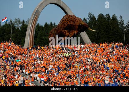 Spielberg, Autriche. 29th June, 2024. spectators, fans during the Formula 1 Qatar Airways Austrian Grand Prix 2024, 11th round of the 2024 Formula One World Championship from June 28 to 30, 2024 on the Red Bull Ring, in Spielberg, Austria - Photo DPPI Credit: DPPI Media/Alamy Live News Stock Photo