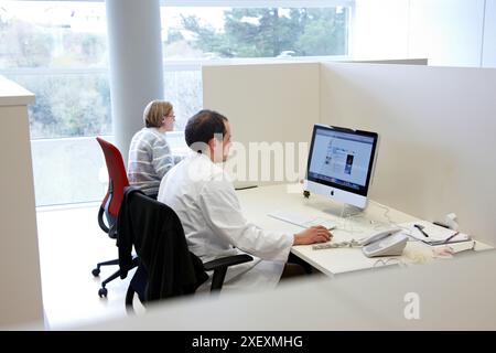 Office, IkerChem research lab, design and synthesis of new chemical entities with therapeutic applications in oncology,  discovery and development of Stock Photo