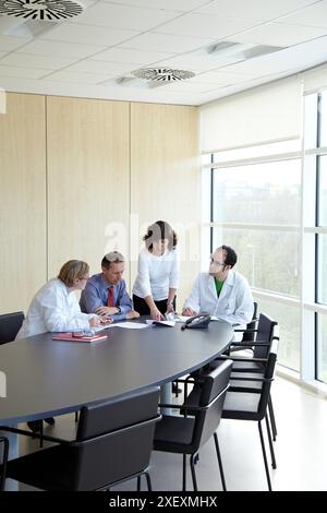 Meeting room, research lab, IkerChem research lab, design and synthesis ...