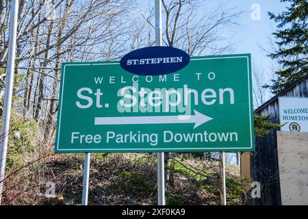 Welcome to St. Stephen advertising free parking downtown sign on King Street in New Brunswick, Canada Stock Photo