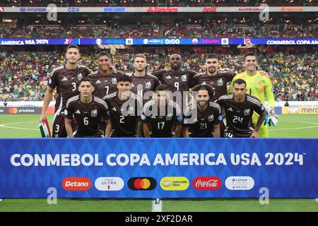 Glendale, USA. 30th June, 2024. SAO PAULO, BRAZIL - JUNE 30: Players of Mexico pose for photos before a match between Mexico and Ecuador as part of group B of CONMEBOL Copa America 2024 at State Farm Stadium on June 30, 2024 in Glendale, USA. (Photo by Alejandro Salazar/PxImages) Credit: Px Images/Alamy Live News Stock Photo