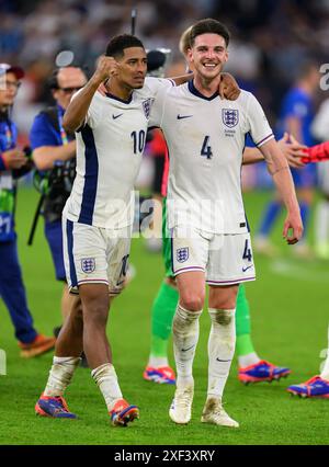 Jude Bellingham and Declan Rice of England react during the FIFA World ...
