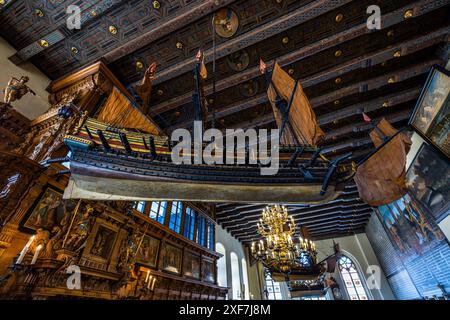 Town Hall in Bremen (UNESCO World Heritage Site). The Upper Town Hall in Bremen's Town Hall is now used as a banqueting hall. The city council of the Hanseatic city of Bremen used to meet here. Four orlog ships (model warships) with fully functional cannons hang from the ceiling. Bremen, Germany Stock Photo