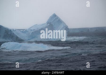 Iceberg A23a , the largest iceberg in the world, floating in the Southern Ocean close to the Antarctic Peninsular. Stock Photo