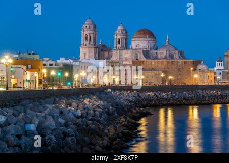 Seafront promenade and Cathedral, Cadiz, Andalusia, Spain Stock Photo