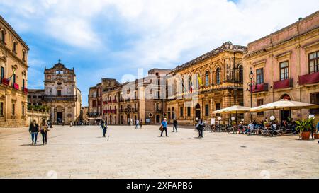 geography / travel, Italy, Sicily, Syracuse, Ortigia, cathedral square, ADDITIONAL-RIGHTS-CLEARANCE-INFO-NOT-AVAILABLE Stock Photo