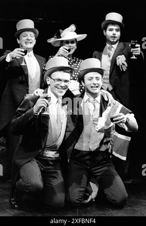 rear, l-r: Simon Russell Beale (Nick), Amanda Harris (Sarah Miller), Howard Ward (Ian) front, l-r: Gerard Murphy (Graham Cutter), Gary Love (Jimmy Cox) in SPECULATORS by Tony Marchant at the Royal Shakespeare Company (RSC), The Pit, Barbican Centre, London EC2 15/12/1987  design: Fotini Dimou  lighting: Wayne Dowdeswell  director: Barry Kyle Stock Photo