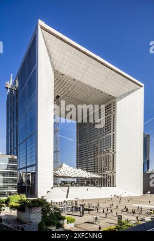 FRANCE, ILE-DE-FRANCE, PARIS, LA DEFENSE, GRANDE ARCHE, VILLE DE PARIS, LA GRANDE ARCHE IN DEM HOCHHAUSVIERTEL LA DEFENSE Stock Photo