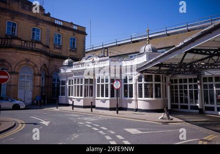 The on platform pub at York station that sells many real ales Stock Photo