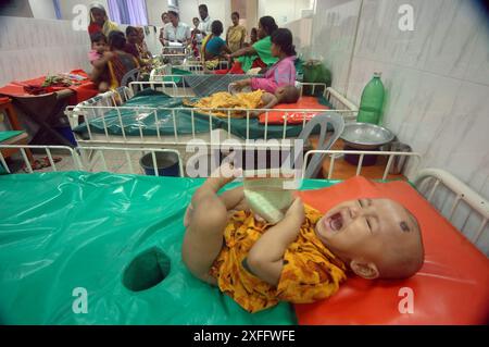 A Diarrhoea affected child on its sick bed at ICDDR’B (International Centre for Diarrhoeal Disease Research, Bangladesh) Hospital in Dhaka. April 19, Stock Photo