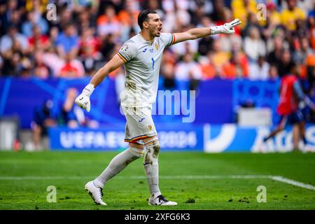 Munich, Germany. 02nd July, 2024. Soccer: European Championship, Romania - Netherlands, Final round, Round of 16, Munich Football Arena. Romania's goalkeeper Florin Nita gesticulates. Credit: Tom Weller/dpa/Alamy Live News Stock Photo