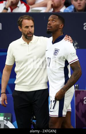 GELSENKIRCHEN, GERMANY - JUNE 30: Coach Gareth Southgate of England with Ivan Toney of England during the UEFA EURO 2024 round of 16 match between England and Slovakia at Arena AufSchalke on June 30, 2024 in Gelsenkirchen, Germany.© diebilderwelt / Alamy Stock Stock Photo