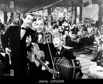 FRED MacMURRAY BING CROSBY and DONALD O'CONNOR in SING YOU SINNERS 1938 director WESLEY RUGGLES story / screenplay Claude Binyon Paramount Pictures Stock Photo