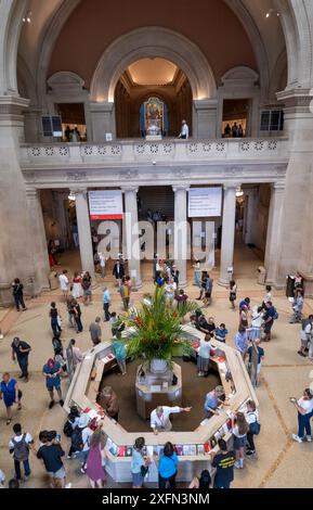 The Metropolitan Museum of Art is a popular tourist attraction on Museum Mile, New York City, USA  2024 Stock Photo