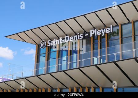 LINE 14 NEW SAINT DENIS PLEYEL STATION Stock Photo