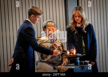 Nuuk, Groenland. 04th July, 2024. Prince Vincent and Princess Josephine help to light a traditional Greenlandic oil lamp at an official reception in the City Council Hall at the Town Hall in Nuuk in Greenland, Thursday, July 4, 2024. The Royal couple officially visit Greenland from June 29 to July 6, 2024. The visit begins in Disko Bay and the royal couple then travel with Dannebrog south along Greenland's west coast. (Photo: Ida Marie Odgaard/Ritzau Scanpix) Credit: Ritzau/Alamy Live News Stock Photo