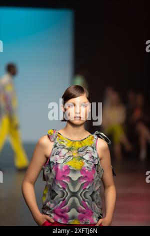 Danny Reinke, präsentierte die Kollektion der Fashion Week 2024 Berlin, Uber Eats Hall, Felix Wolf/ Alamy Stock Photo