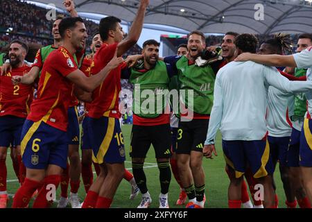 Stuttgart, Germany. 05th July, 2024. Players of Spain celebrate at the end of the Uefa Euro 2024 quarter-final match between Spain and Germany at Arena Stuttgart on July 5, 2024 in Stuttgart, Germany Credit: Marco Canoniero/Alamy Live News Stock Photo