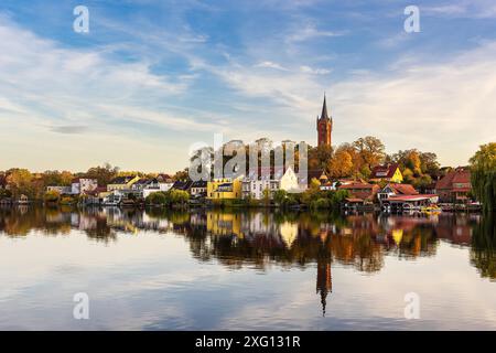 View over the Haussee to the town of Feldberg Stock Photo