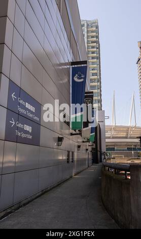 Vancouver CAN, Kanada / Canada, Urlaubseindruecke und Sehenswuerdigkeiten, Vancouver, 05.07.2024. An der Rogers Arena, Heimat der Vancouver Canucks Eishockey. CAN, Kanada / Canada, Urlaubseindruecke und Sehenswuerdigkeiten, Vancouver, 05.07.2024. *** Vancouver CAN, Canada Canada, Vacation impressions and places of interest, Vancouver, 05 07 2024 At Rogers Arena, home of the Vancouver Canucks Ice Hockey CAN, Canada Canada, Vacation impressions and places of interest, Vancouver, 05 07 2024 Copyright: xEibner-Pressefoto/HeikexFeinerx EP HFR Stock Photo