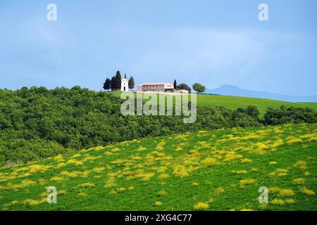 Tuscany landscape. Vitaleta Chapel in Val d'Orcia, Tuscany, Italy Stock Photo