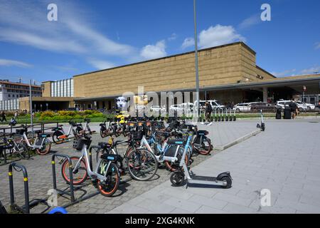 Santa Maria Novella Railway Station, Firenze Santa Maria Novella, Stazione di Santa Maria Novella, Bologna, Italy, Stock Photo