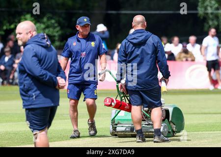 Chesterfield, UK. 07th July, 2024. The sun has come out, ground staff are working to prepare the wicket ahead of a planned 2pm pitch inspection during the Vitality T20 Blast match between Derbyshire Falcons and Yorkshire Vikings at Chesterfield Cricket Club, Chesterfield, England on 7 July 2024. Photo by Stuart Leggett. Editorial use only, license required for commercial use. No use in betting, games or a single club/league/player publications. Credit: UK Sports Pics Ltd/Alamy Live News Credit: UK Sports Pics Ltd/Alamy Live News Stock Photo