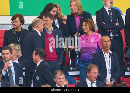 Karl Lauterbach, Bundesgesundheitsminister, Olaf Scholz, Bundeskanzler Deutschland, Nancy Faeser, SPD Bundesministerin des Innern und fuer Heimat der Bundesrepublik Deutschland Hans-Joachim Watzke, Managing director BVB, member DFB-Praesidium, DFB Vice president, Bernd Neuendorf, DFB President German Football Association, Aleksander CEFERIN, UEFA Praesident, Oliver KAHN, Ex FCB CEO, Ex Vorstandsvorsitzender der FC Bayern Muenchen AG, Philipp LAHM ex Profi ex-DFB Kapitaen, Celia SASIC, DFB Integrationsbotschafterin, Rudi Voeller, Voeller (DFB Sportdirektor), Ehefrau Sabrina Sami Khedira Stock Photo