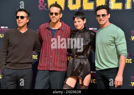 Shawn Levy, Ryan Reynolds, Emma Corrin und Hugh Jackman beim Fan-Screening des Kinofilms 'Deadpool & Wolverine' im UCI Luxe am Uber Platz. Berlin, 07.07.2024 Stock Photo