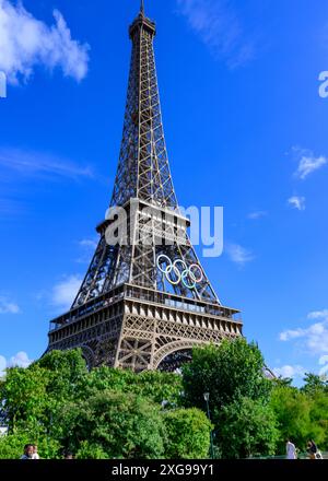 Eiffel Tower ready for the Olympics, Paris Stock Photo