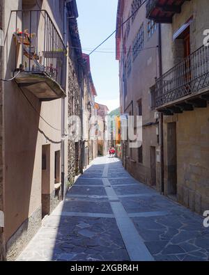 Girona, Spain - 7 July, 2024: Narrow streets in the medieval town of Castellfollit de la Roca, Catalonia Stock Photo