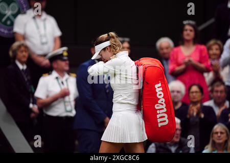 Anna Kalinskaya Walks Off Court After Retiring From Her Match Against anna-kalinskaya-walks-off-court-after-retiring-from-her-match-against